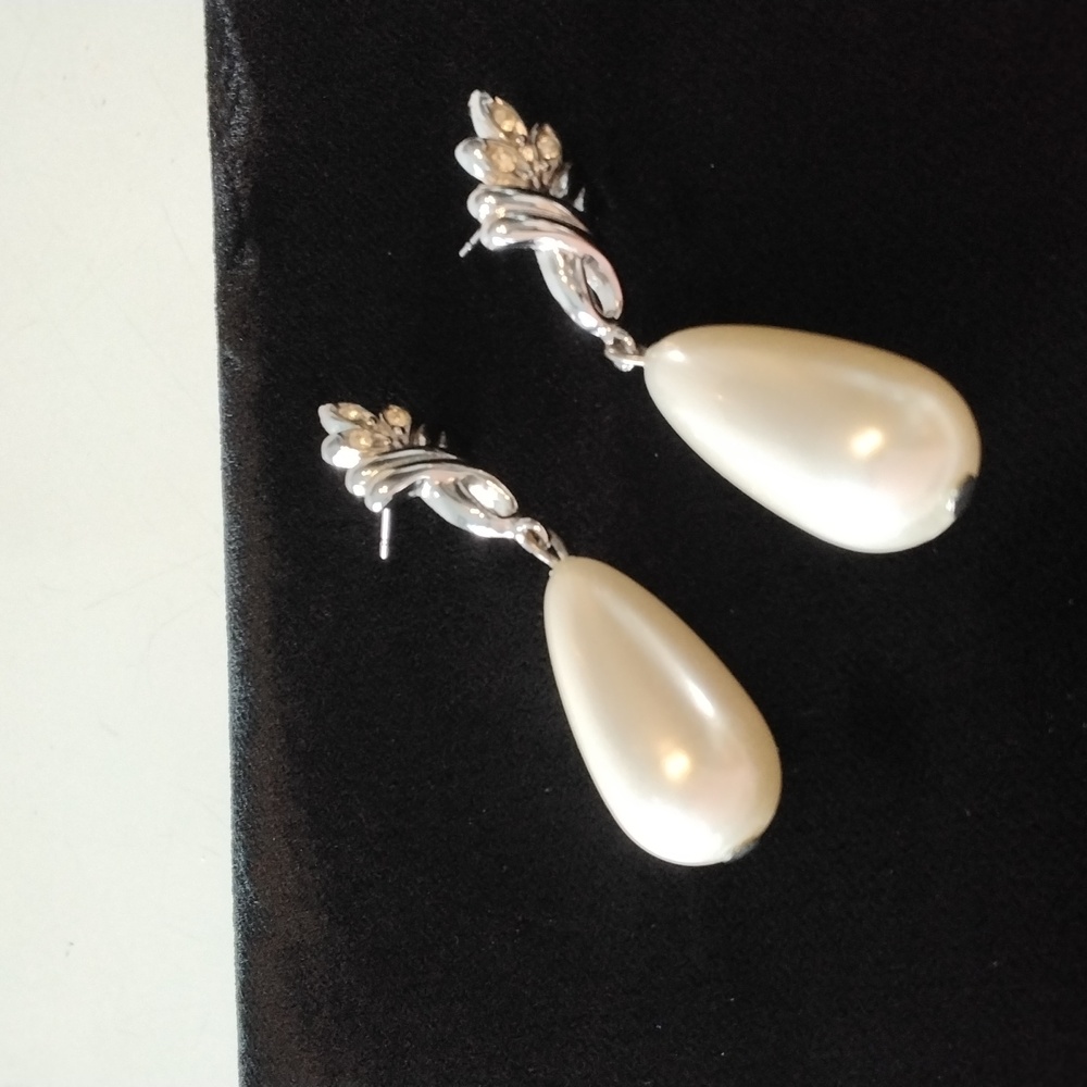 Elegant Silver and Pearl Drop Earrings